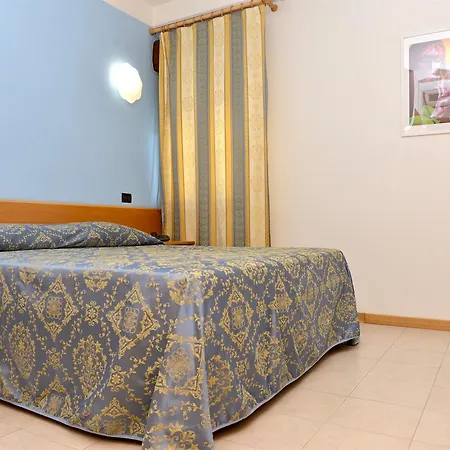 Clodi Hotel 2*